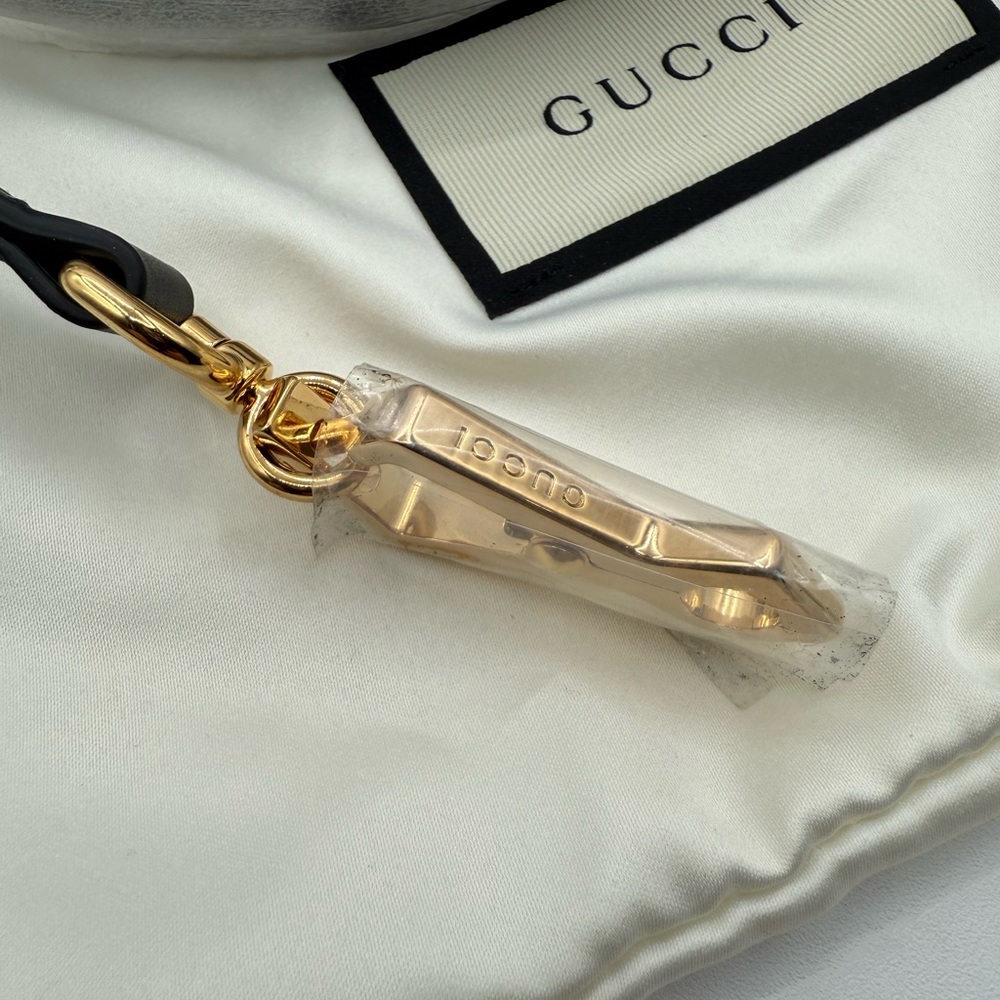 NWT Gucci Red leather adjustable strap with gold hardware NIB w/ dust bag - Picture 5 of 11